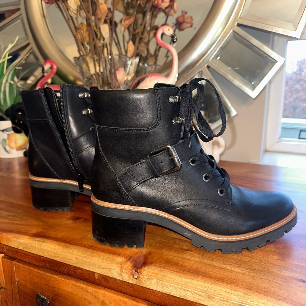 NATURALIZER size 8 wide GORGEOUS BOOT